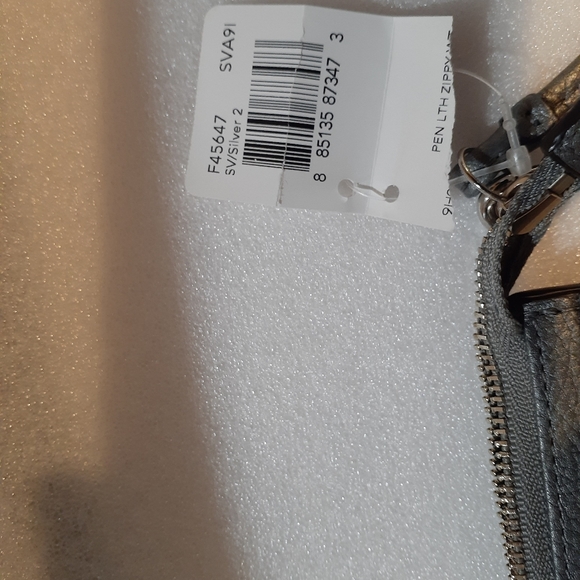 Coach Pen Leather Zipper Wallet Purse New - Picture 5 of 8